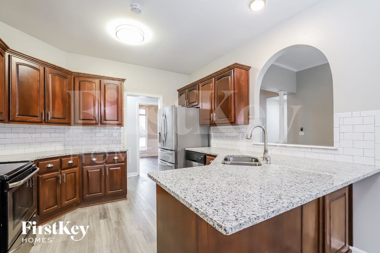 5320 Parkside Trl - Photo 5 of 15