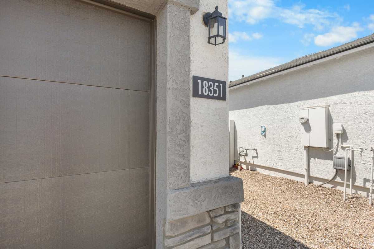 18351 W Hackamore Dr - Photo 6 of 38