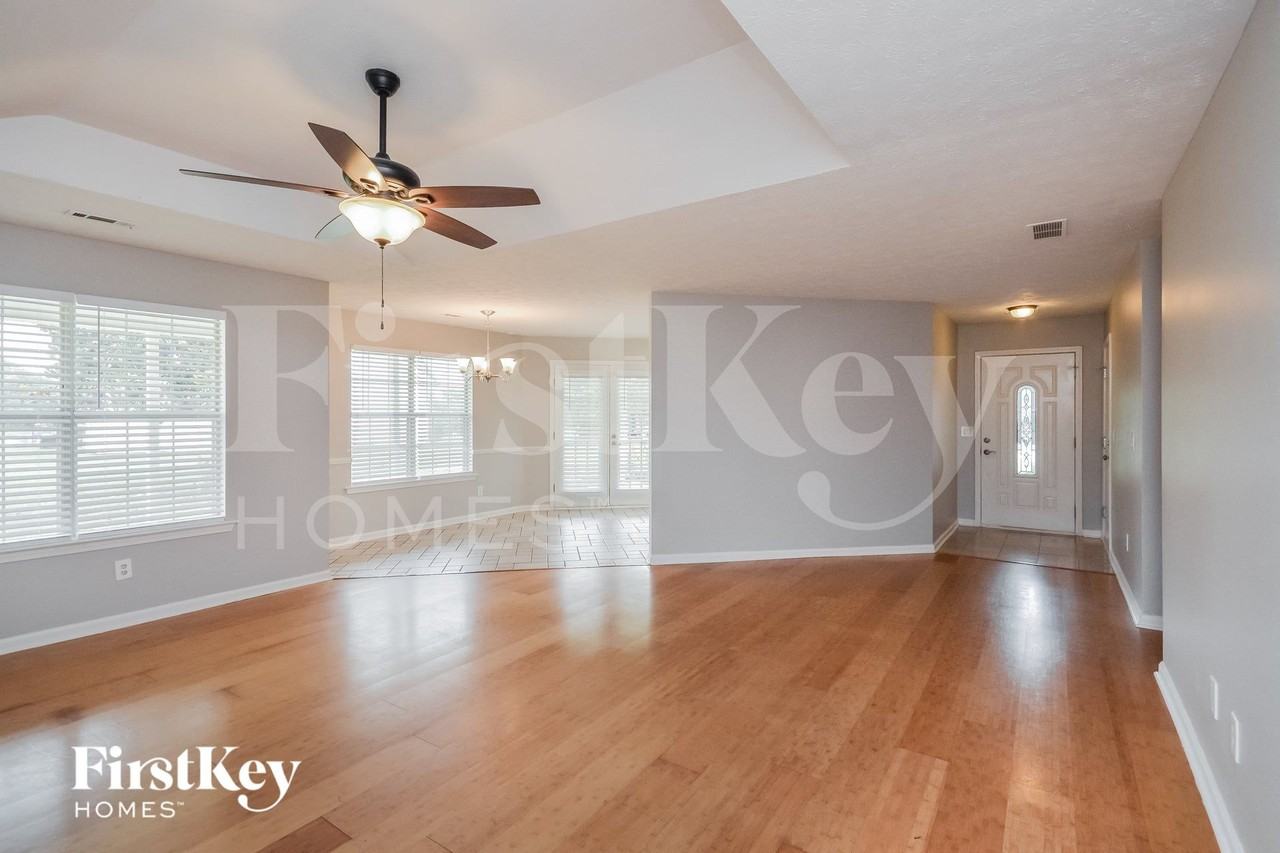 170 Falcon Ridge Dr - Photo 3 of 15