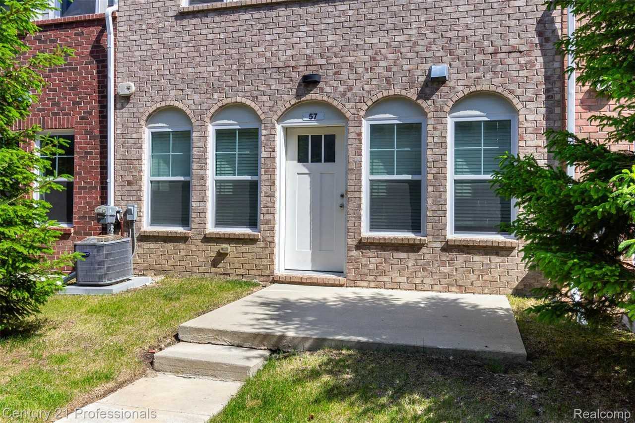57 Kaprol Dr - Photo 3 of 38