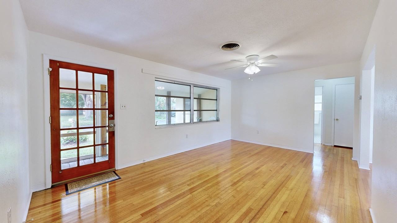 5233 52nd Way N - Photo 6 of 25