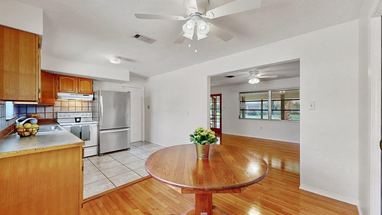5233 52nd Way N - Photo 7 of 25