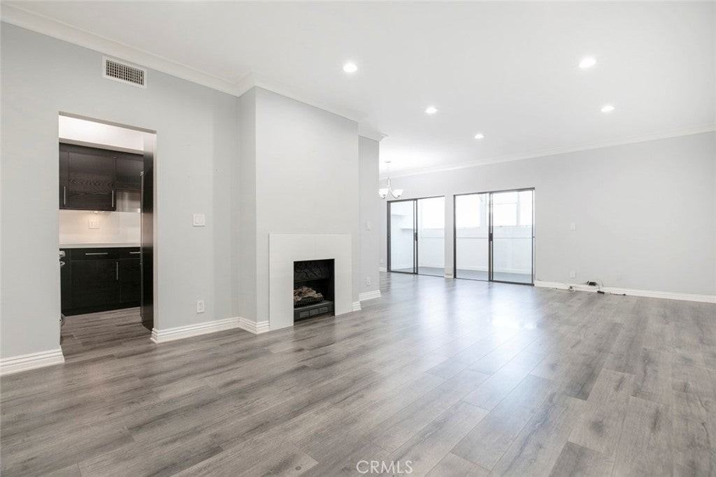 234 N Kenwood St - Photo 6 of 18