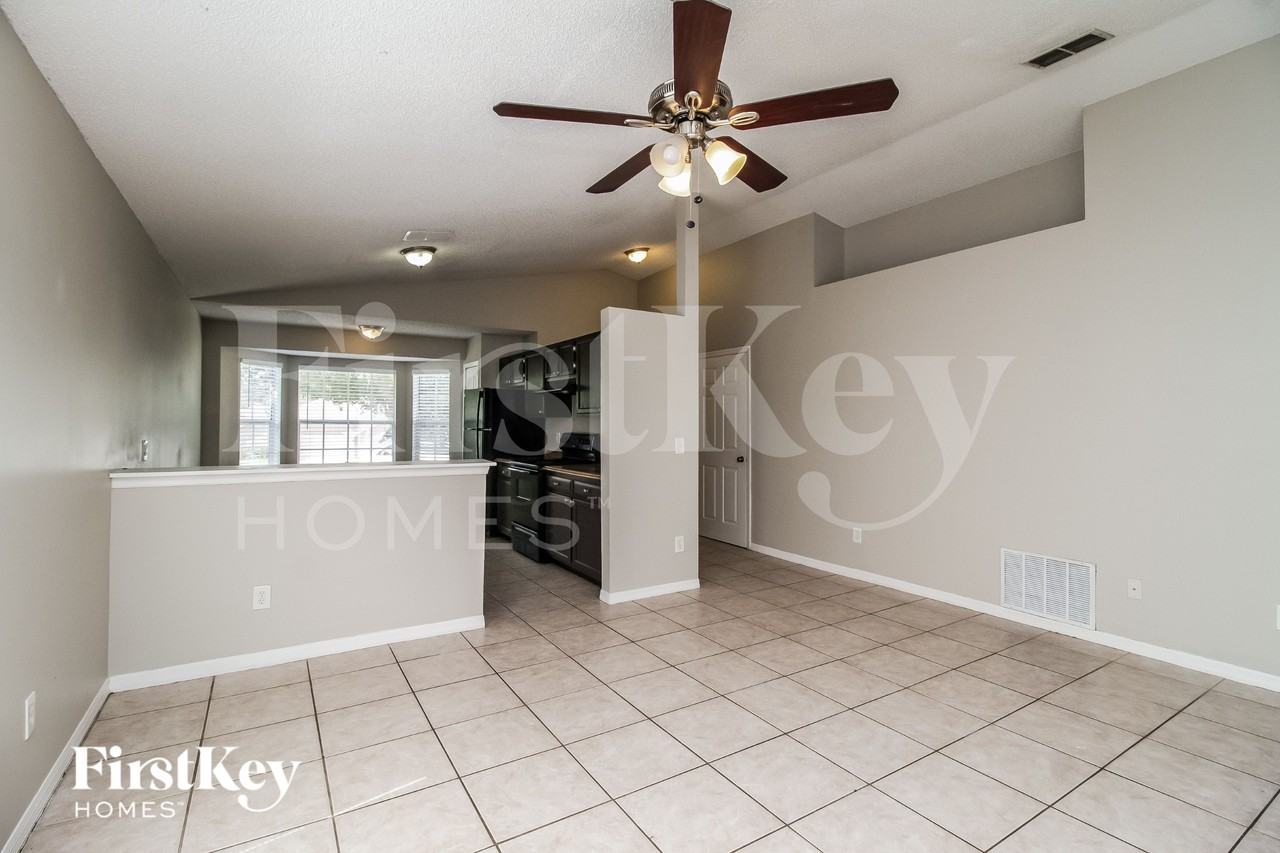 7591 Groveoak Dr - Photo 4 of 15