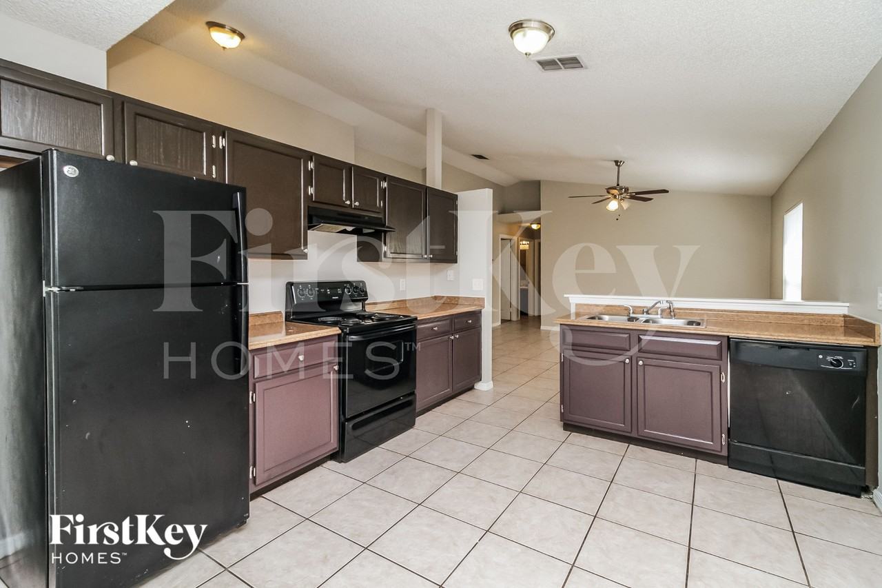7591 Groveoak Dr - Photo 6 of 15