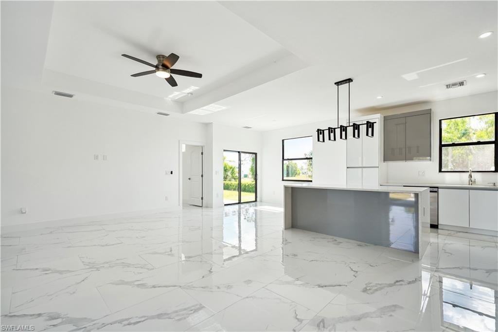 4309 Nw 38th Ave - Photo 3 of 20