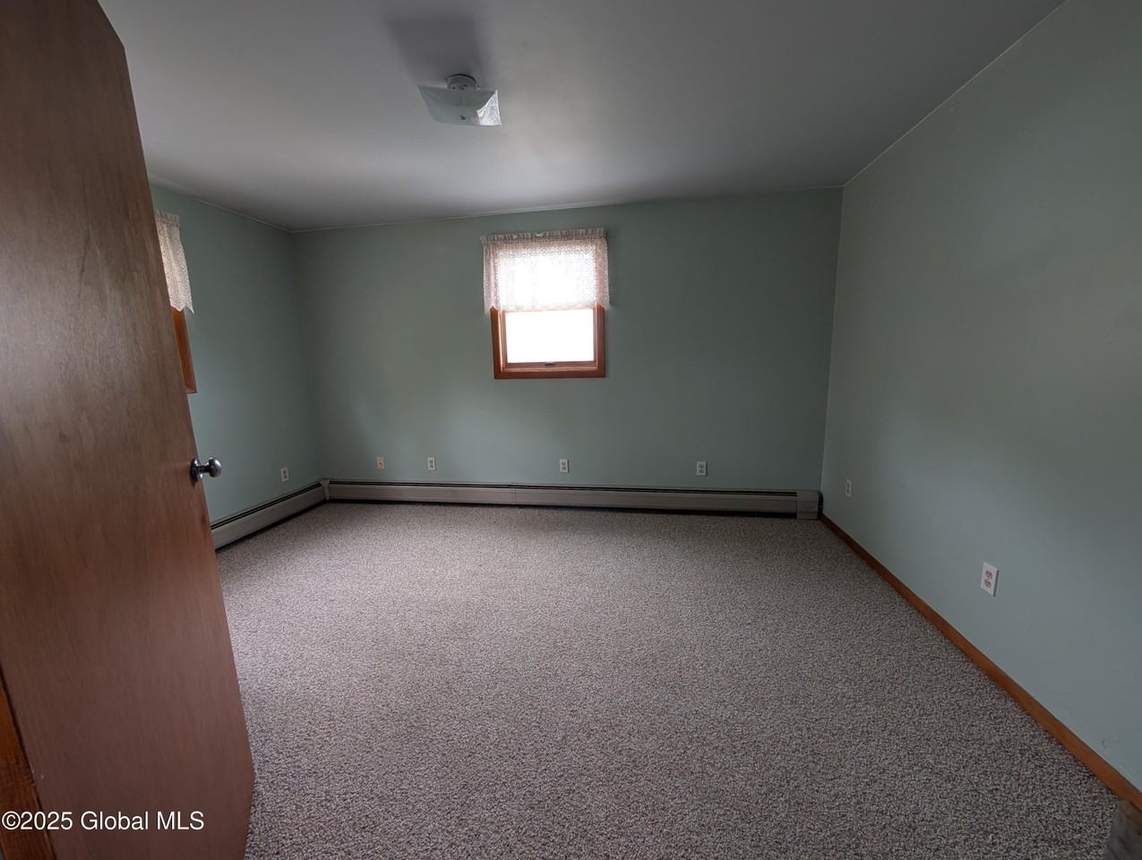 25 Mount Hope Ave - Photo 4 of 8