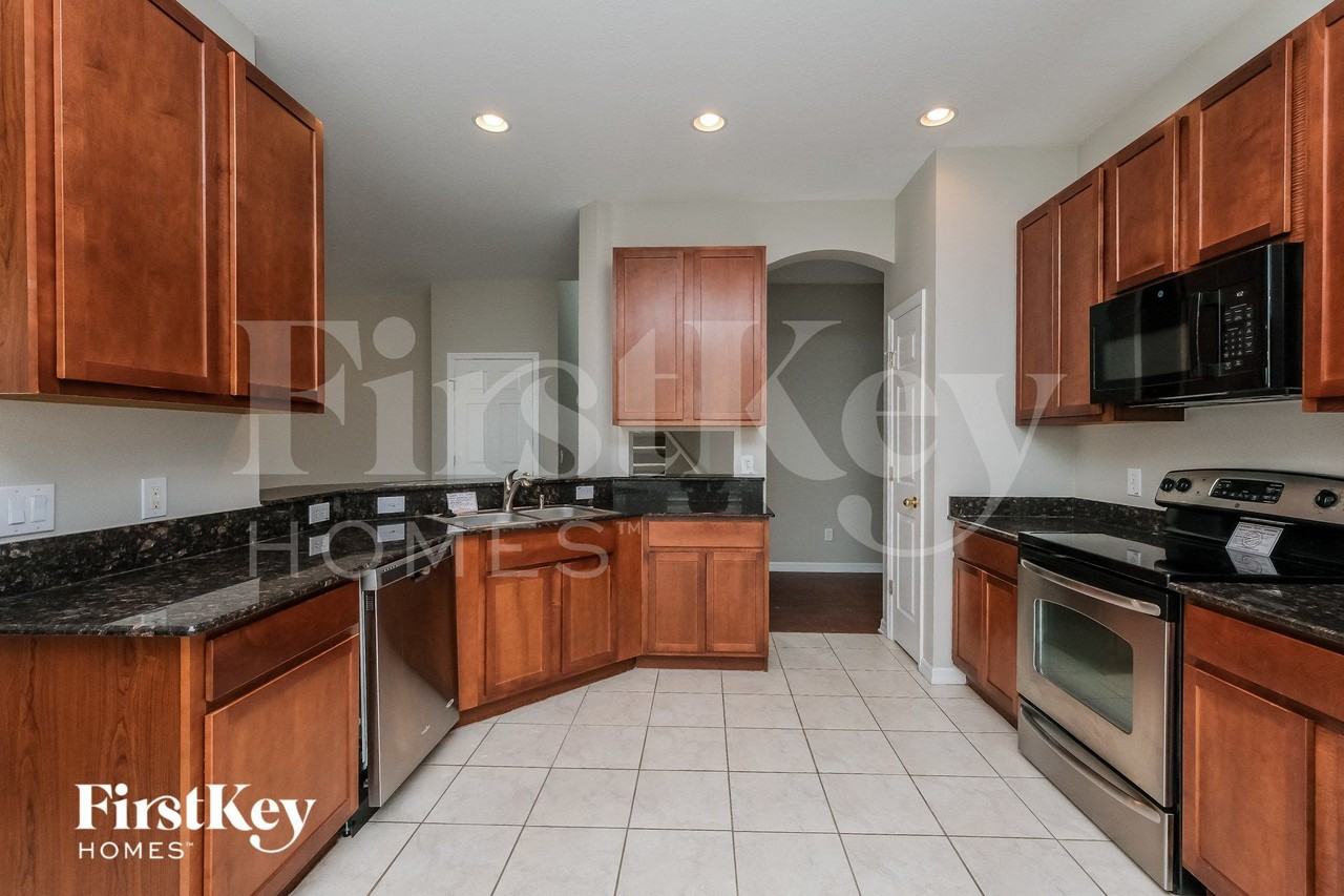 527 Dunaway Dr - Photo 5 of 17