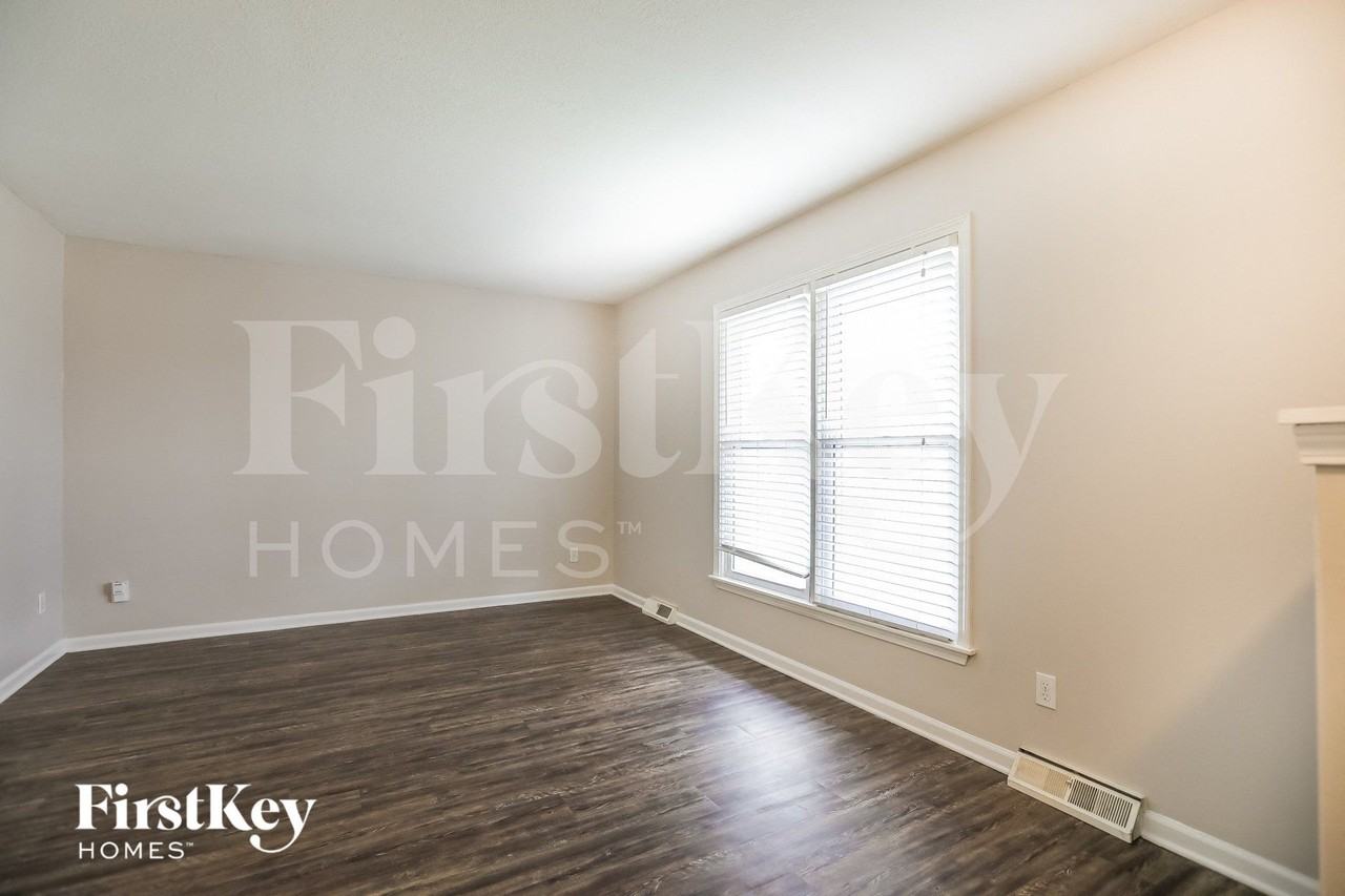 515 Ne 98th Ter - Photo 3 of 15
