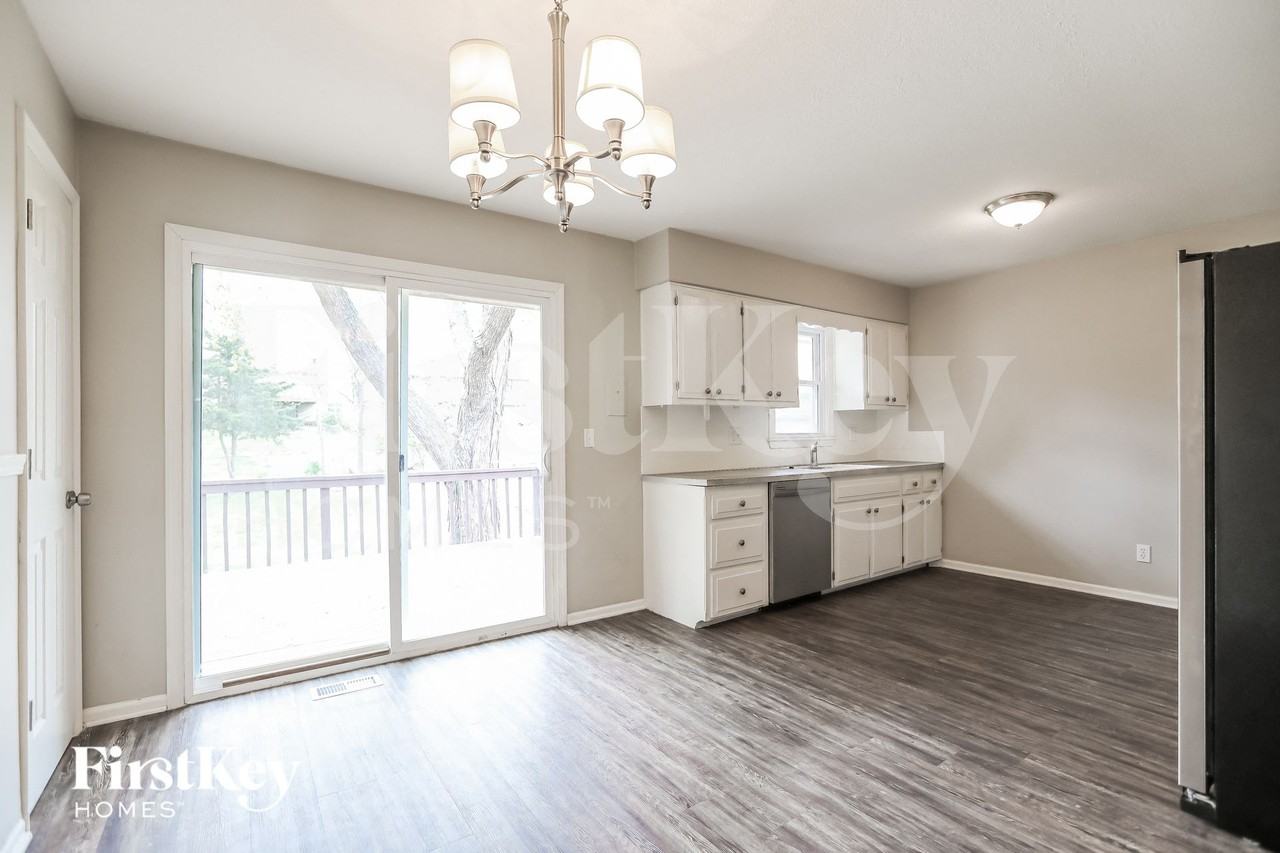 515 Ne 98th Ter - Photo 5 of 15