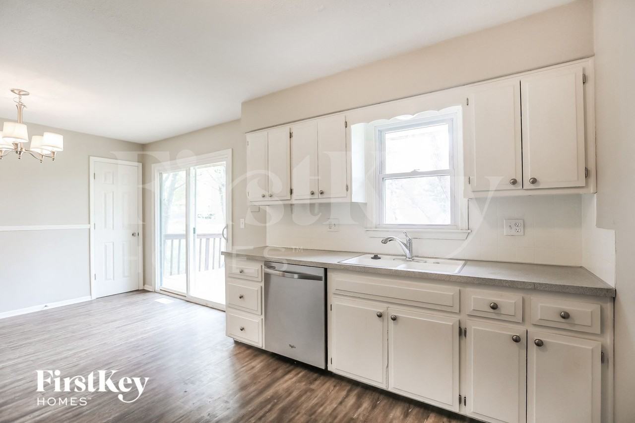515 Ne 98th Ter - Photo 6 of 15