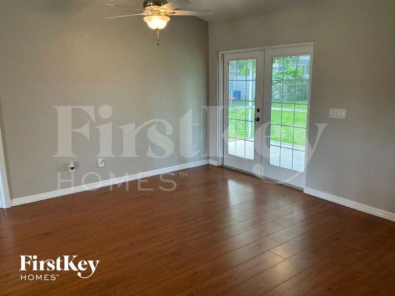 4853 Crabapple Ave - Photo 4 of 12