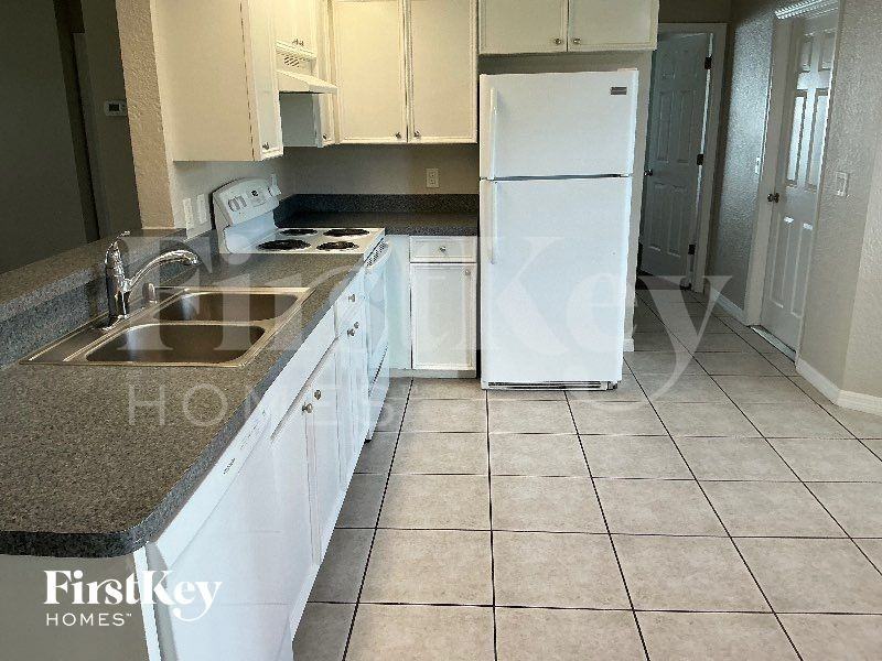 4853 Crabapple Ave - Photo 6 of 12