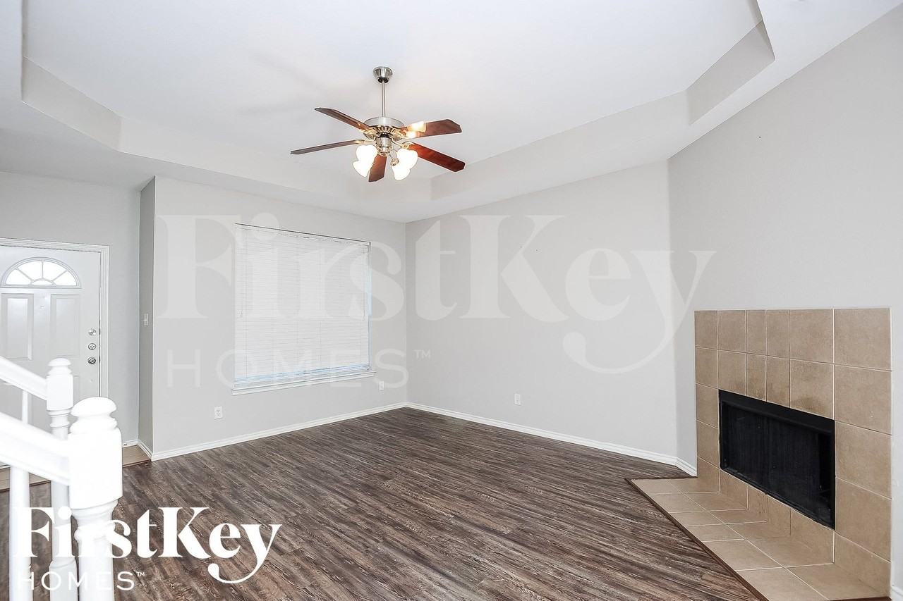 4228 Canyon Trl - Photo 4 of 16