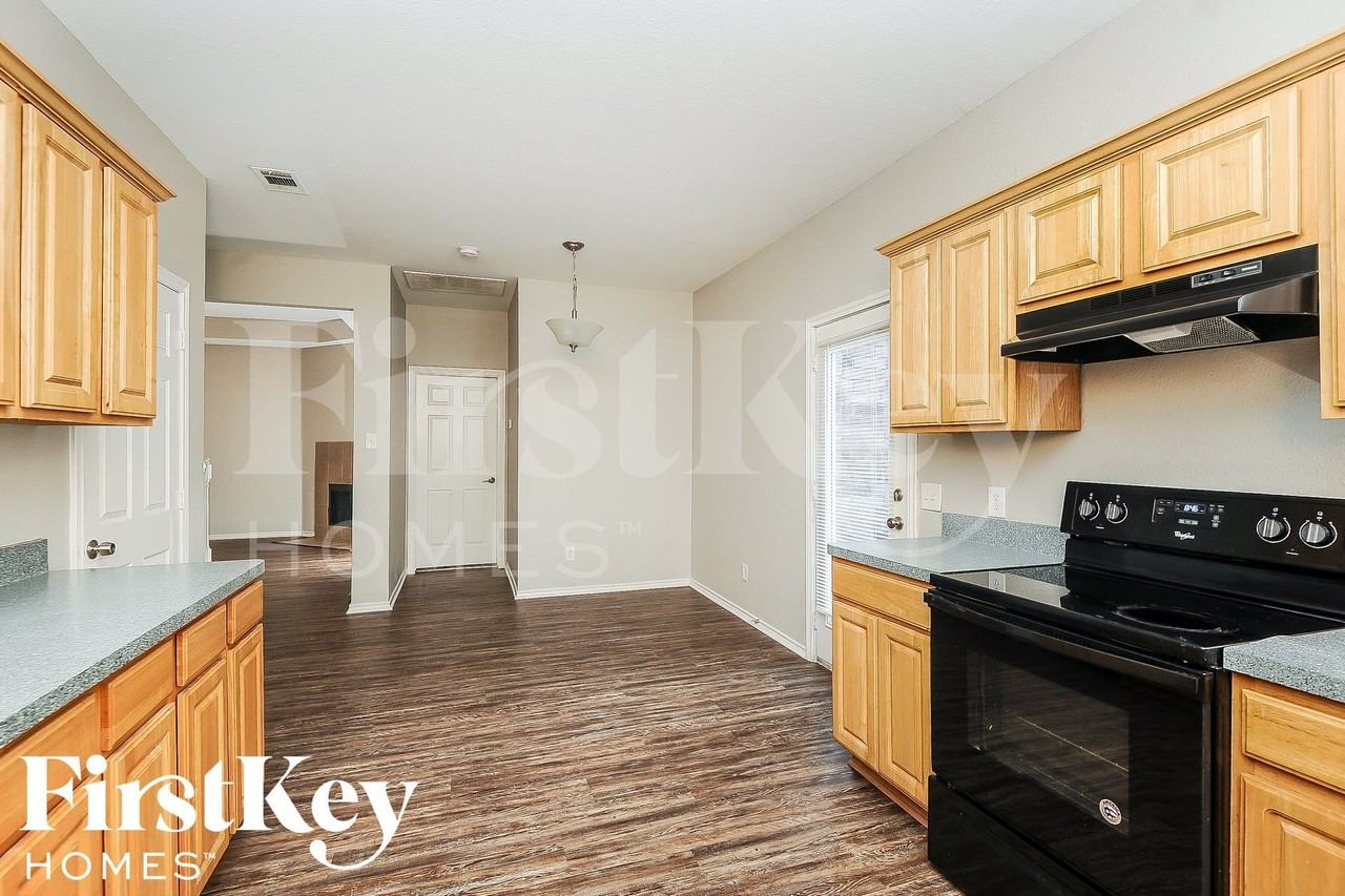 4228 Canyon Trl - Photo 6 of 16