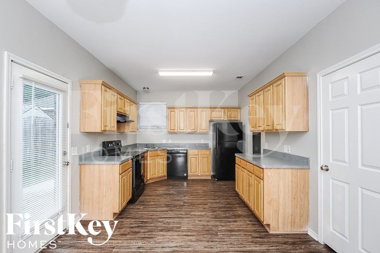 4228 Canyon Trl - Photo 7 of 16