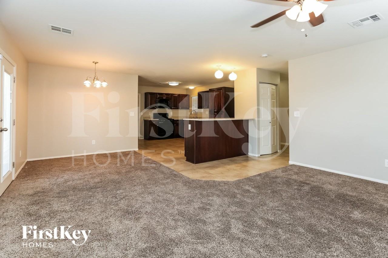 3837 Syracuse Dr - Photo 6 of 15