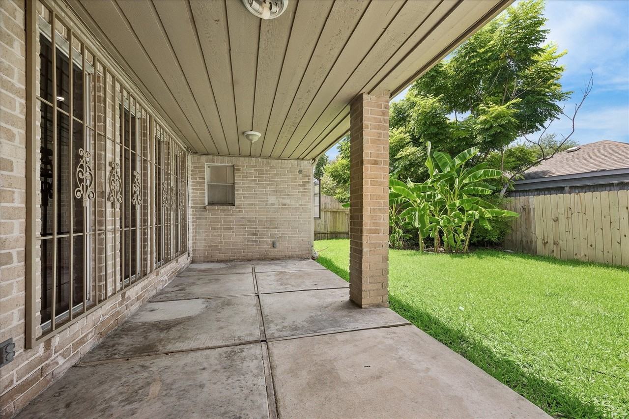 7618 Bankside Dr - Photo 5 of 16