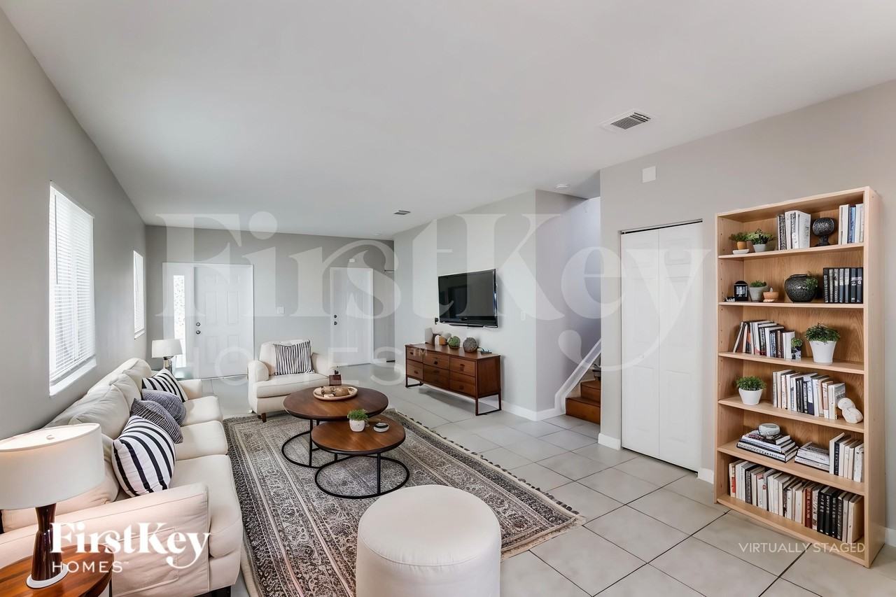 3432 Nedrive - Photo 4 of 20