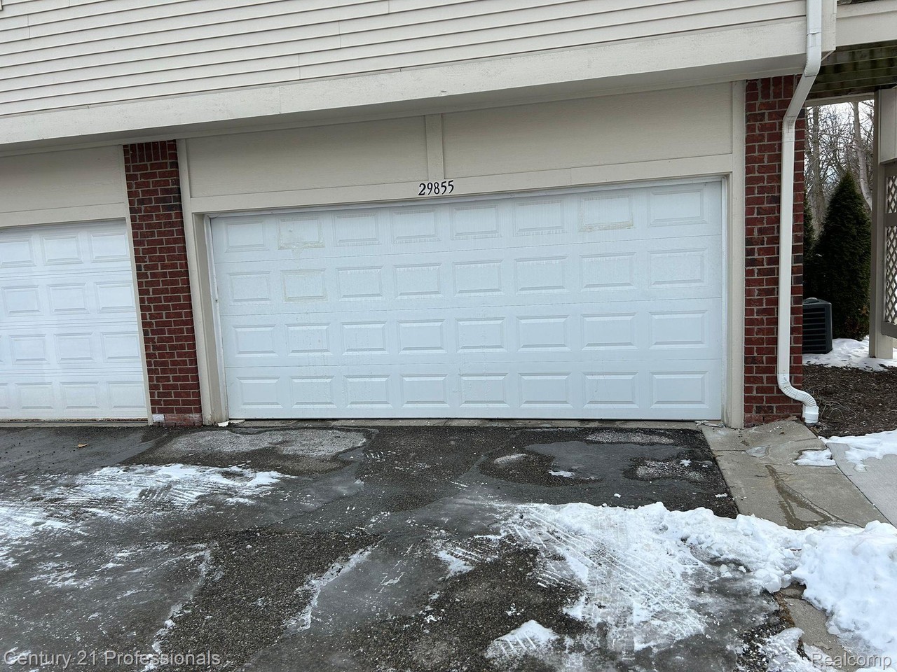 29855 Fox Run Cir - Photo 2 of 3