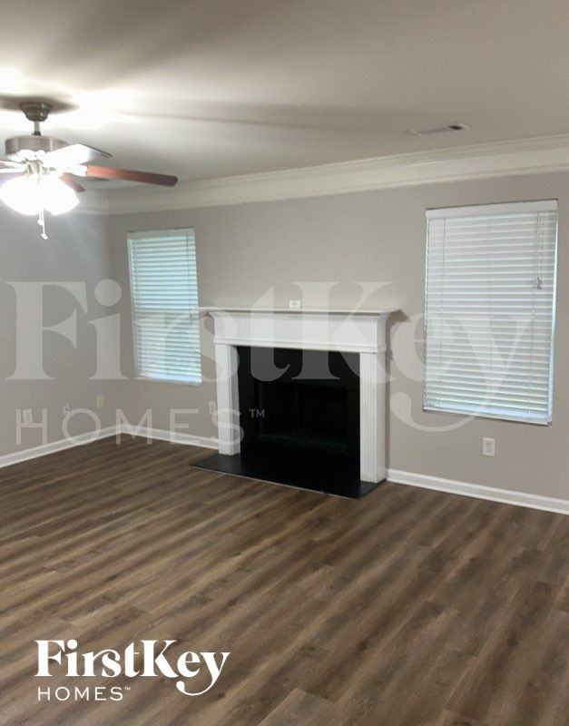 3020 Mayfair Dr - Photo 2 of 11