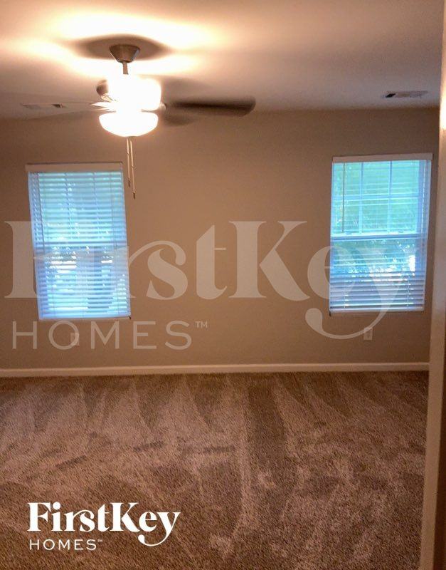3020 Mayfair Dr - Photo 7 of 11