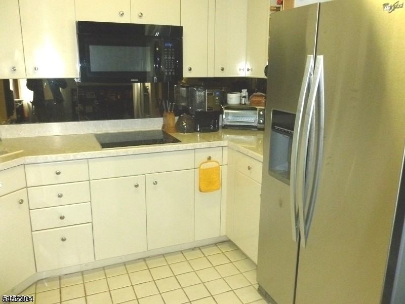 295 Claremont Ave ##8 - Photo 4 of 6