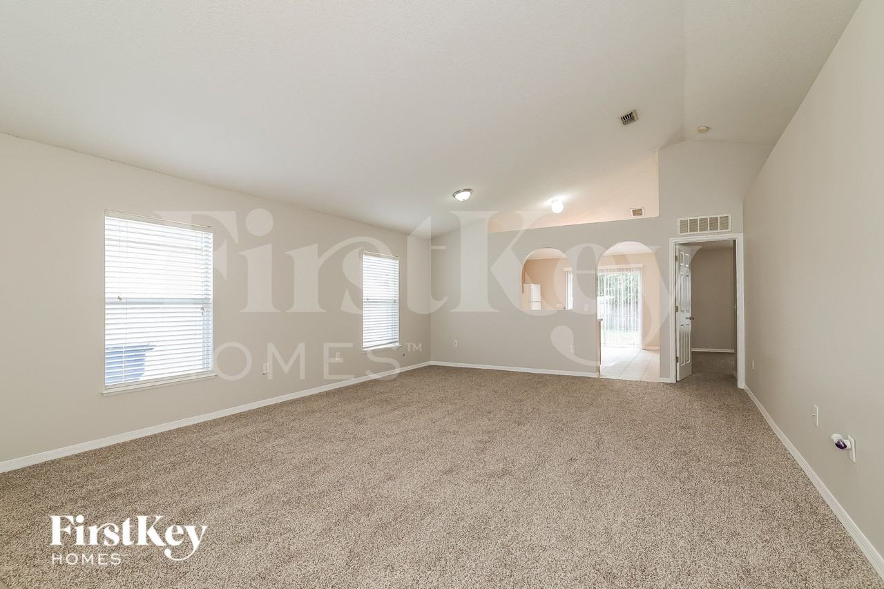 2648 Whispering Trails Dr - Photo 3 of 15