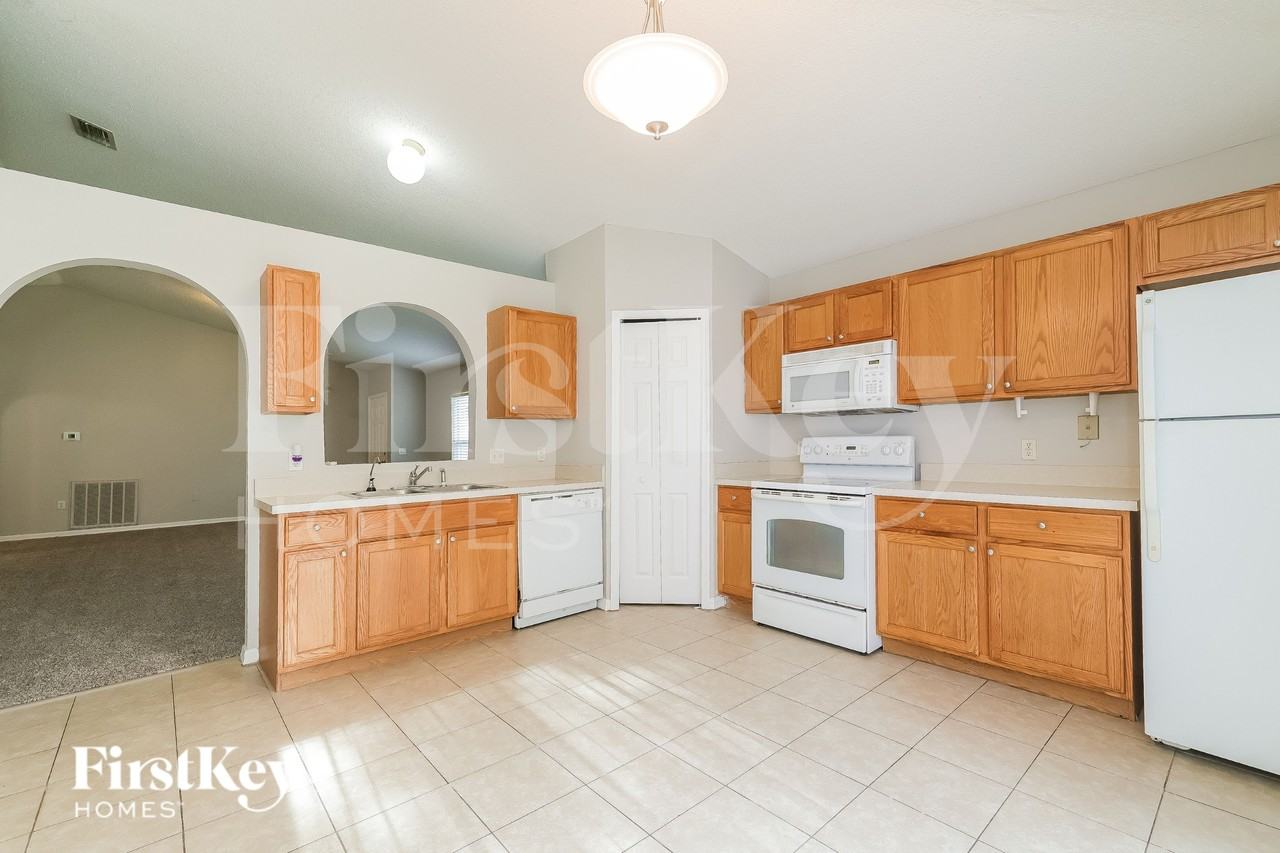 2648 Whispering Trails Dr - Photo 6 of 15