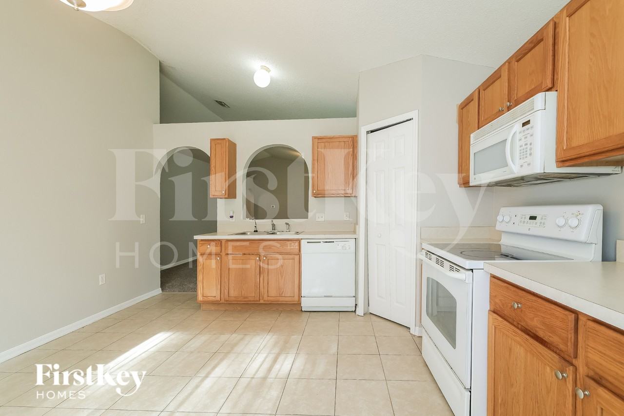 2648 Whispering Trails Dr - Photo 7 of 15