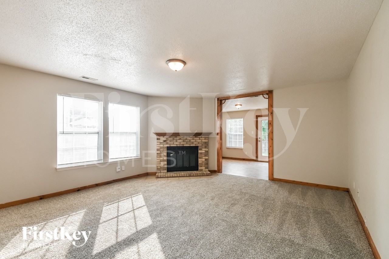 2312 Westmere Dr - Photo 3 of 16
