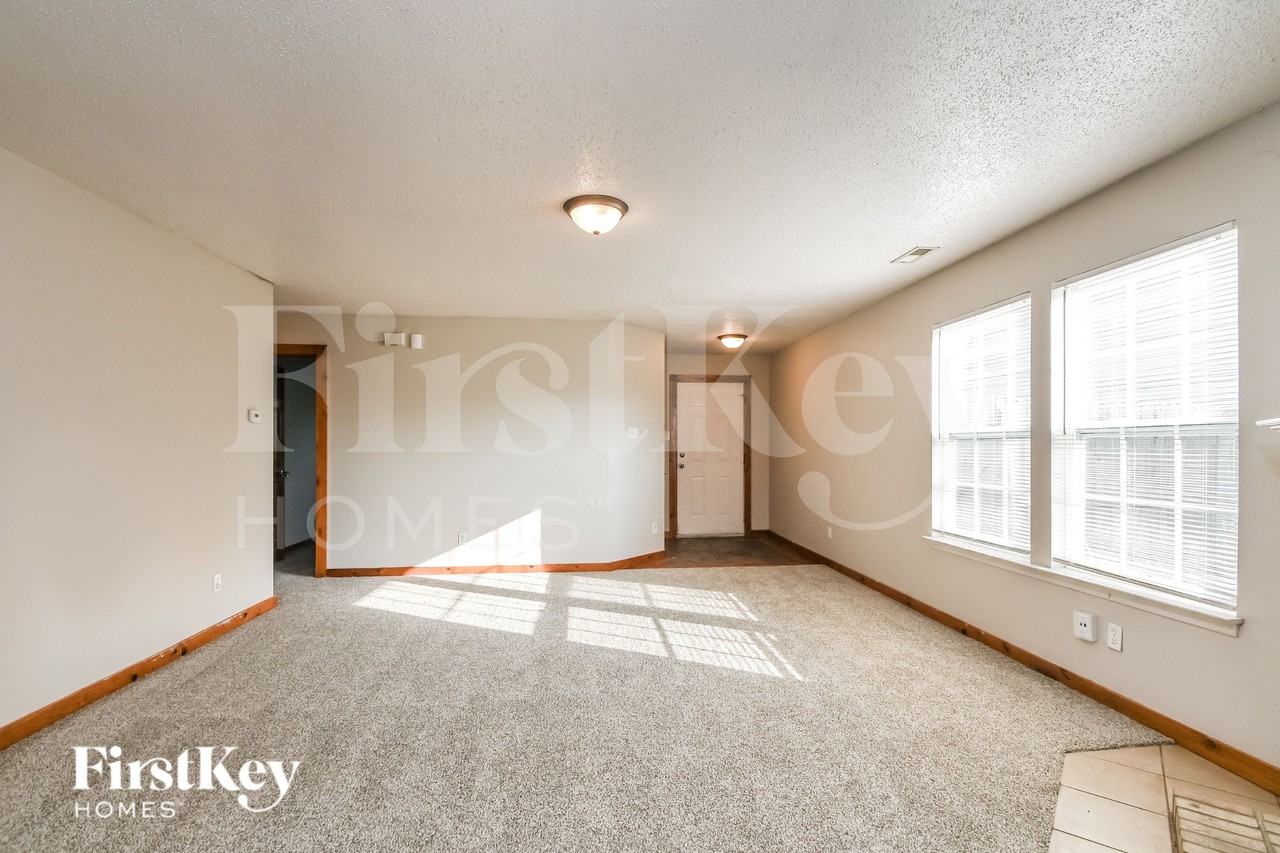 2312 Westmere Dr - Photo 4 of 16