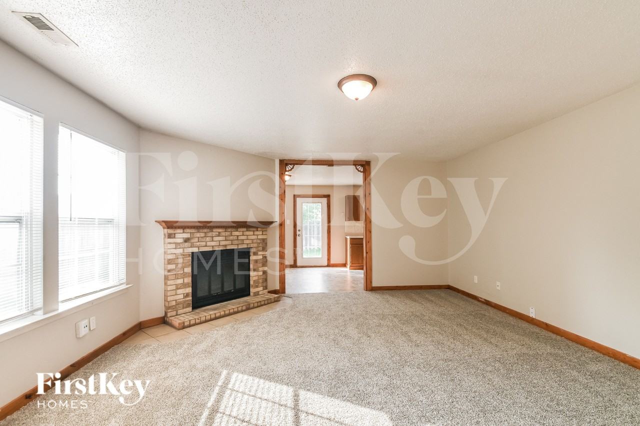 2312 Westmere Dr - Photo 5 of 16