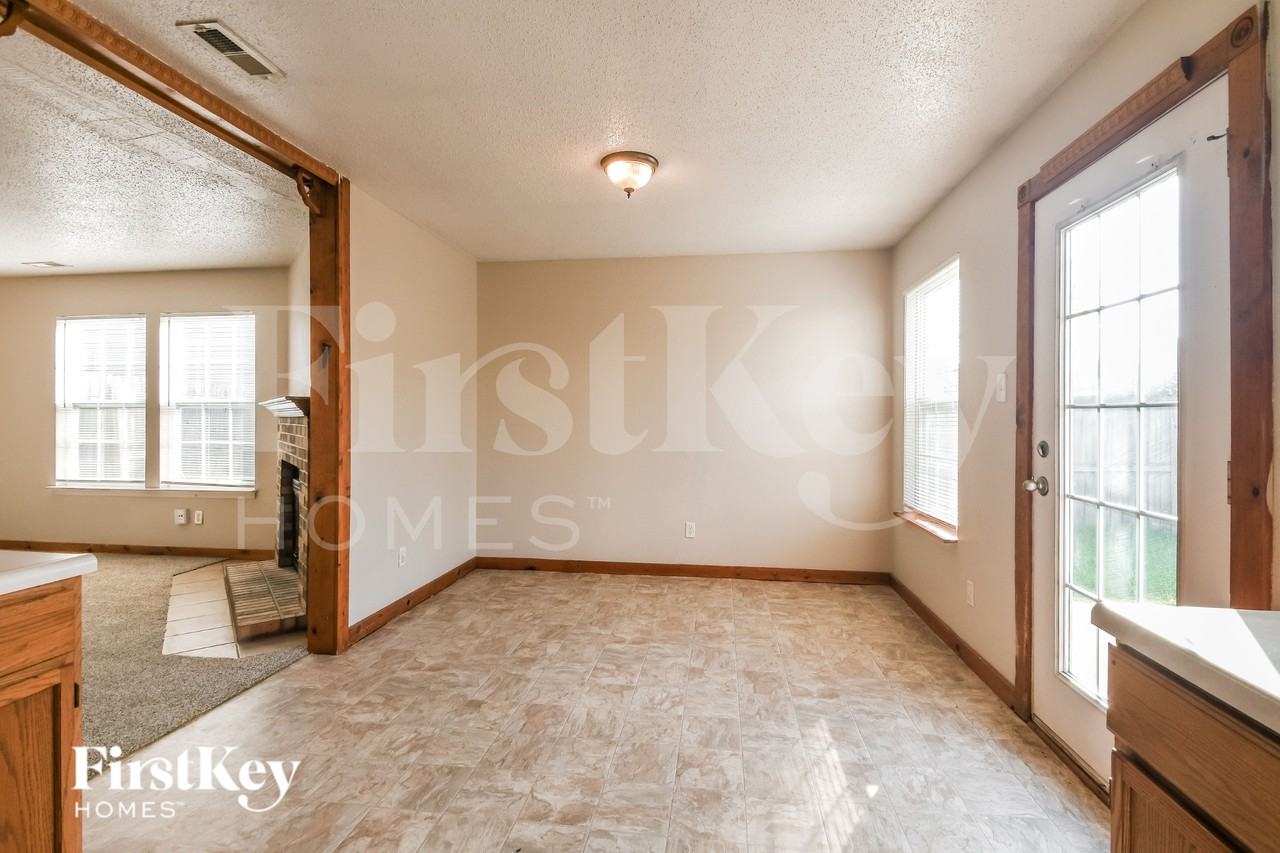 2312 Westmere Dr - Photo 6 of 16