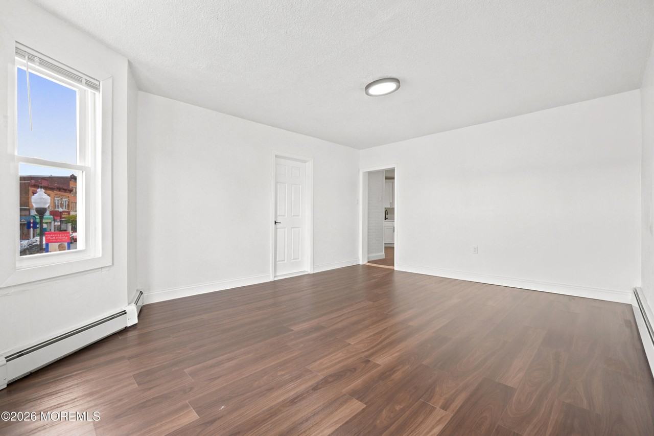 198 New Brunswick Ave - Photo 4 of 19