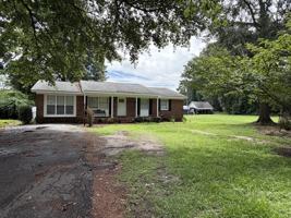 featured image of 3710 Robinson St #1