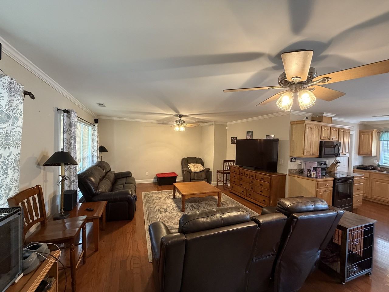 3710 Robinson St #1 - Photo 5 of 31