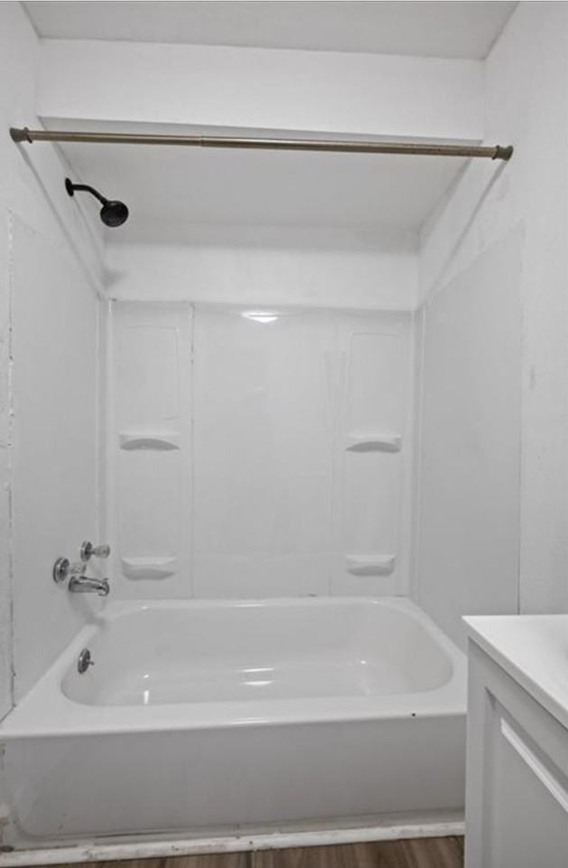 2917 E 61st St #1 - Photo 4 of 15