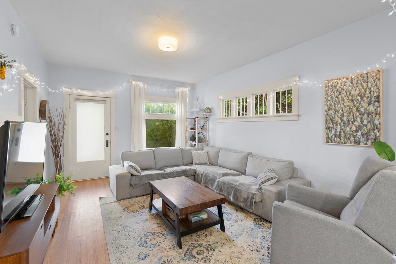 342 N 1st Ave #A - Photo 3 of 24