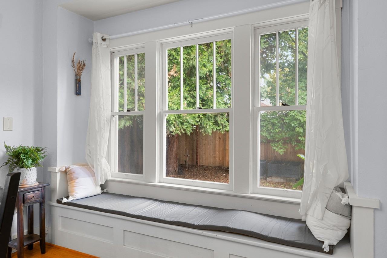 342 N 1st Ave #A - Photo 5 of 24