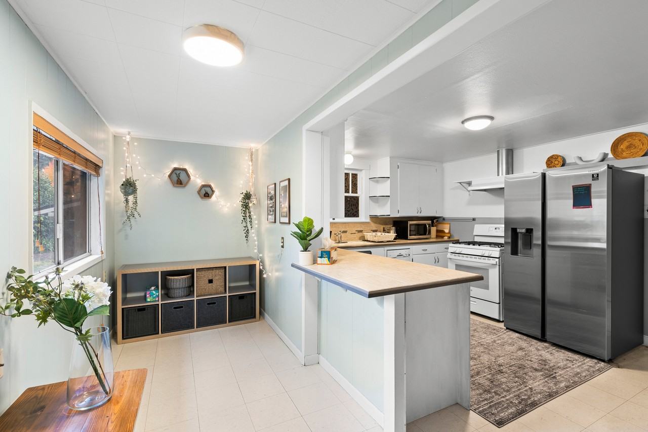 342 N 1st Ave #A - Photo 7 of 24
