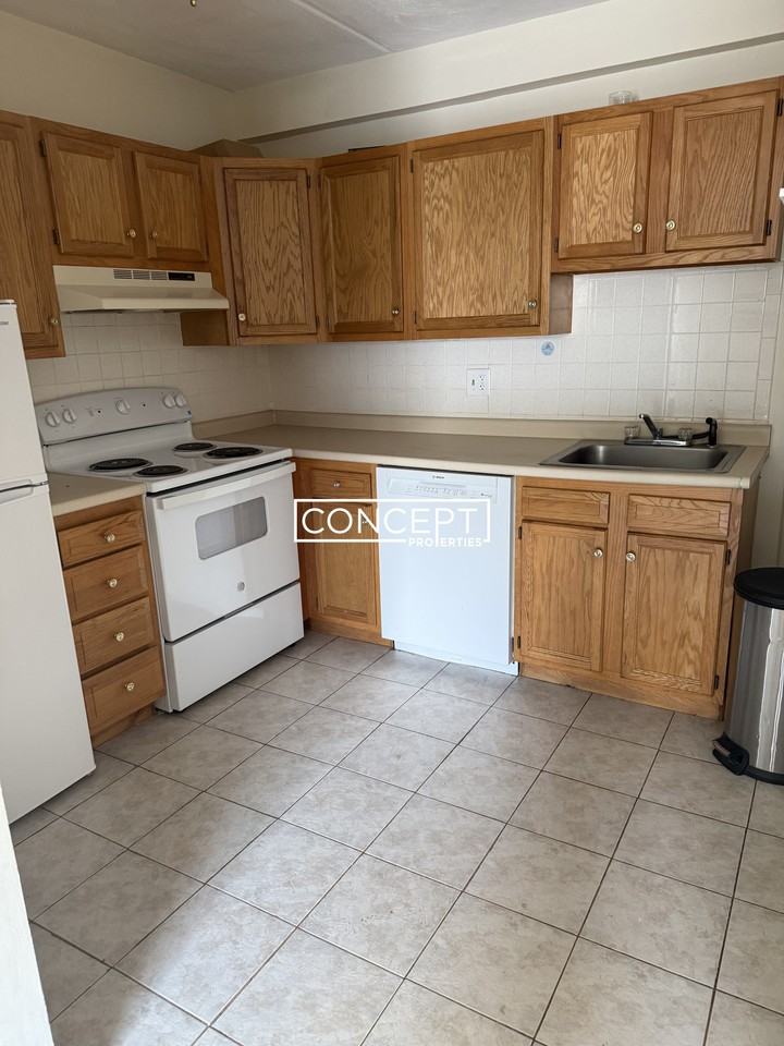 175 Adams St #13 - Photo 5 of 8