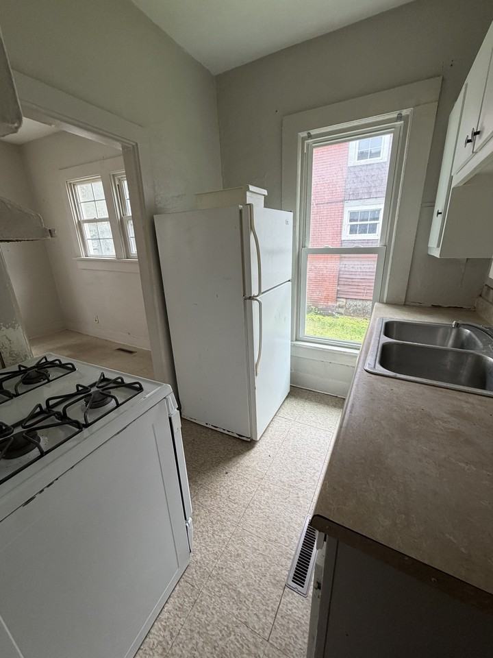516 W Marion St #A - Photo 2 of 7