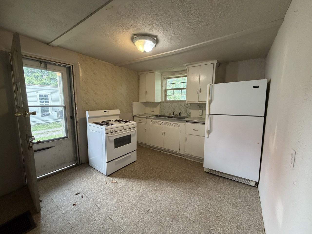 517 W Marion St #A - Photo 5 of 5