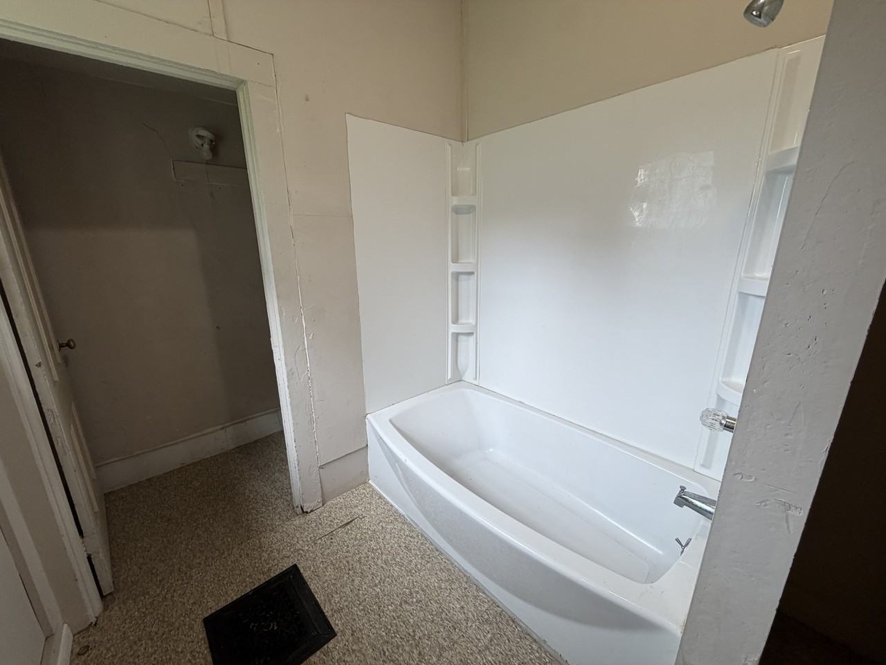 517 W Marion St #B - Photo 3 of 5