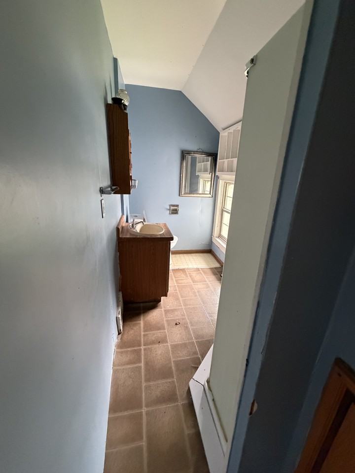 517 W Marion St #C - Photo 4 of 7