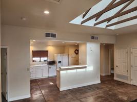 featured image of 1434 E Elm St #2