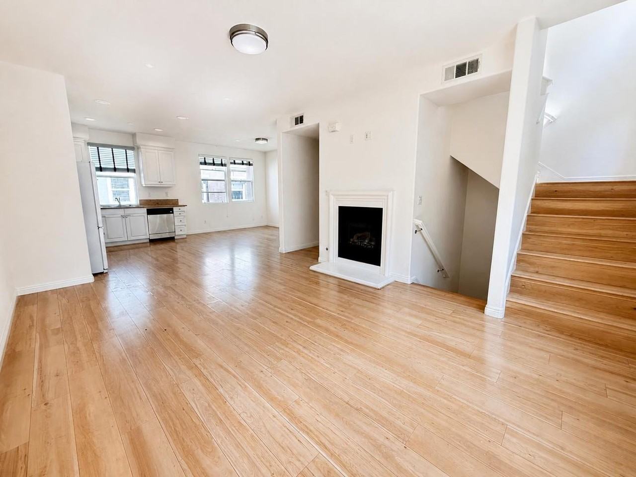 542 N Chardonnay Dr #A - Photo 4 of 24
