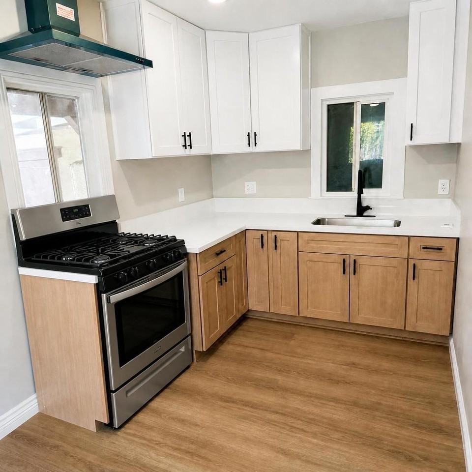 131 N 3rd Ave #1 - Photo 7 of 13