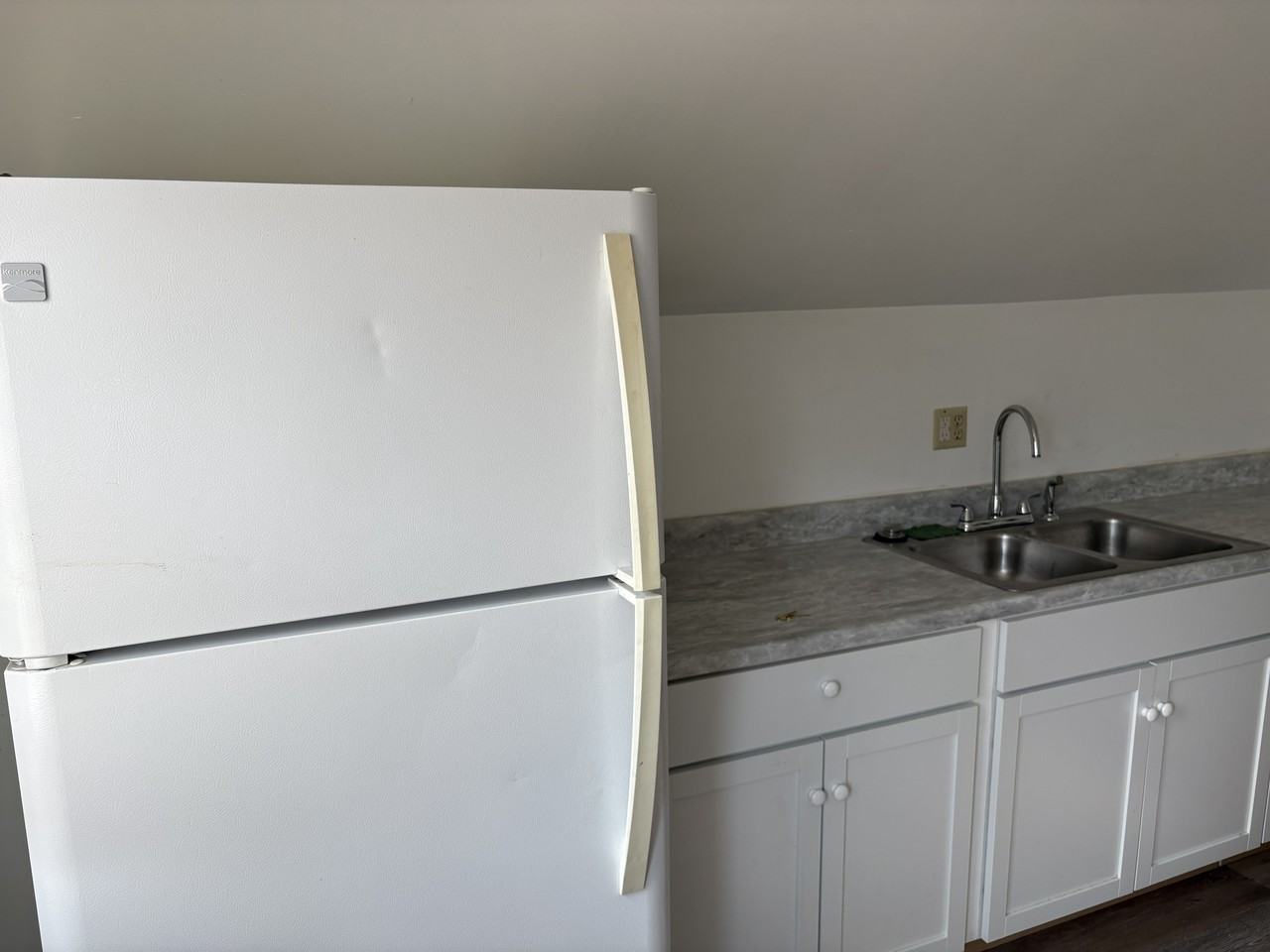 517 Bigler Ave #3 - Photo 3 of 8
